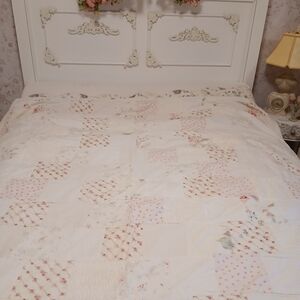 Simply Shabby Chic Cream and Pink Quilt
